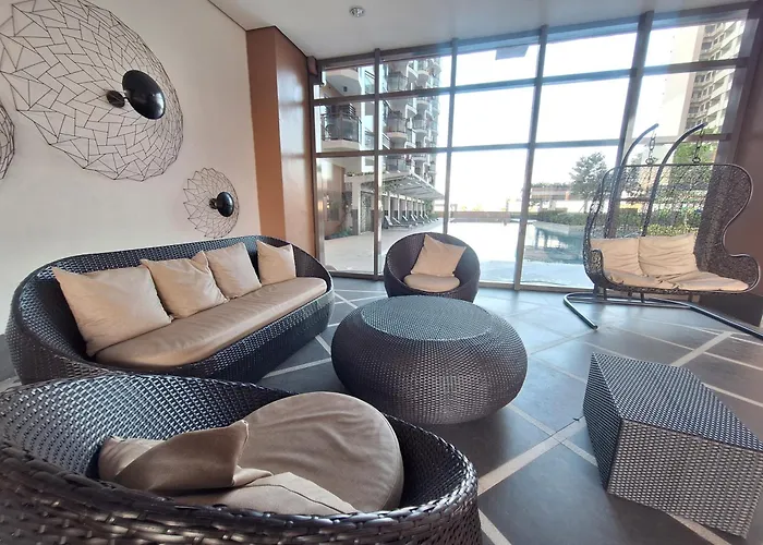 Big Modernstudio -3max -2pet -parking -24sqm -picc,moa,ccp,picc Manila